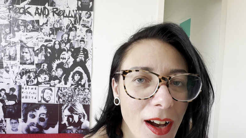 Cris Bathory: Seduje a mi novio y me folló caliente