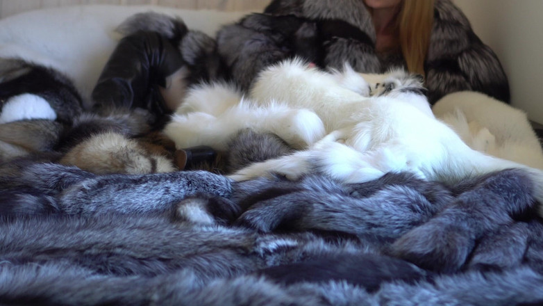 Ruda Cat: Hraní a škádlení se spoustou kožešiny! Masturbace v kožichu