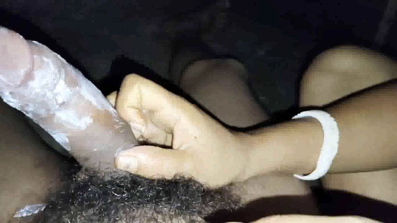 Uttar dinajpur: Caliente india Sonali Bhabhi hermanastro ayuda en masturbación con la...