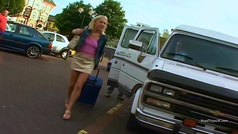 Road Trips UK: Roadtrip till Swansea: April &amp; Sandie Caine