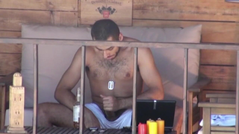 Gaybareback: Exhib masturbation for straight Arab