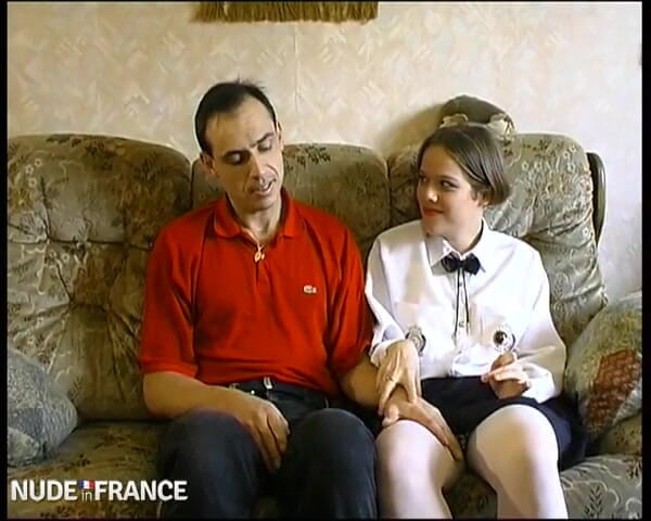 La France a Poil: Una estudiante de licenciatura está siendo follada por su profesor...