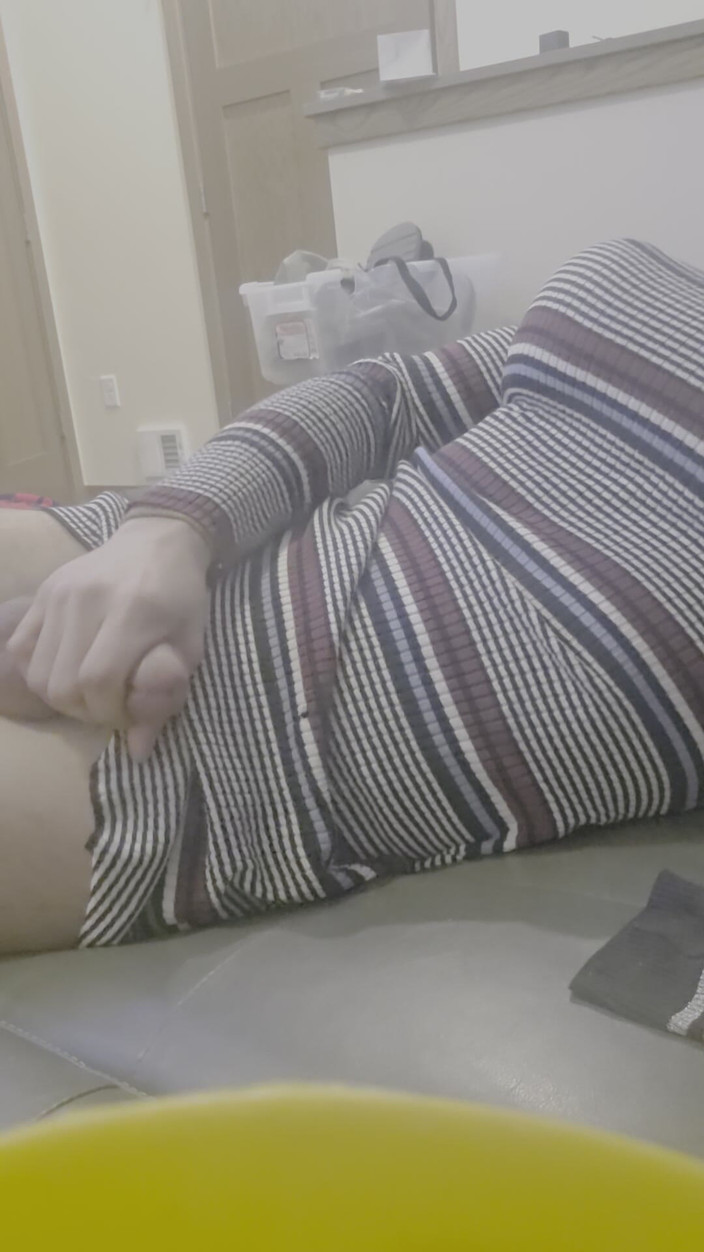 Natalie Slax: Une trans s’amuse avec une tapette