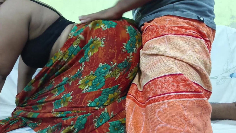 Mumbai Ashu: Vilken fantastisk Sari desi Bhabhi gav mig kul att bära!