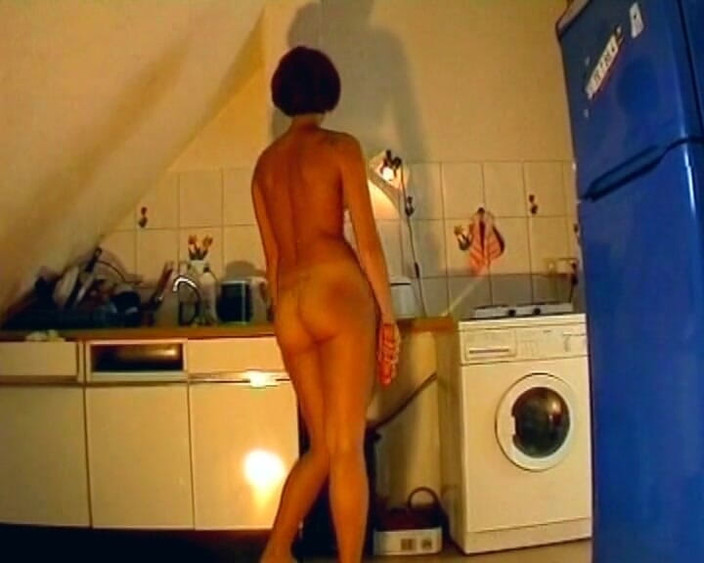 Homemade Market: German Teenの最初のソロセッションを見る準備はできていますか?