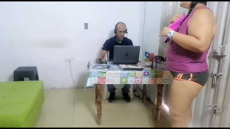 Adribella69: Saya mengongkek isteri cuckold bos saya, dia minta saya untuk...