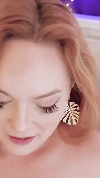 Big Titted MILF Summer Hart Makes Best Massages with Happy Endings