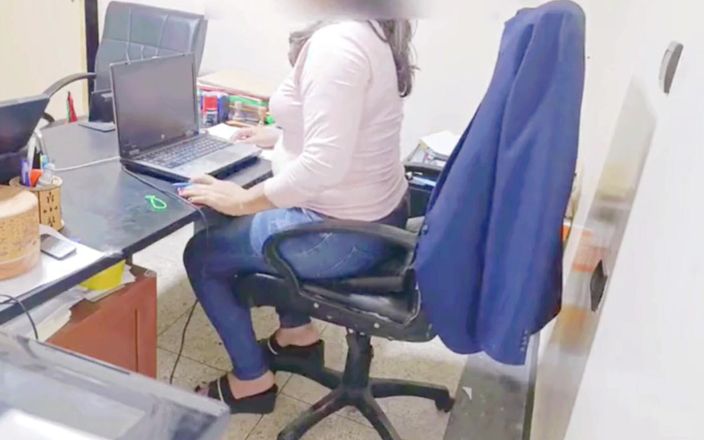 BBW LATINA: Finalmente conseguimos que mi compañero de trabajo me follara en...