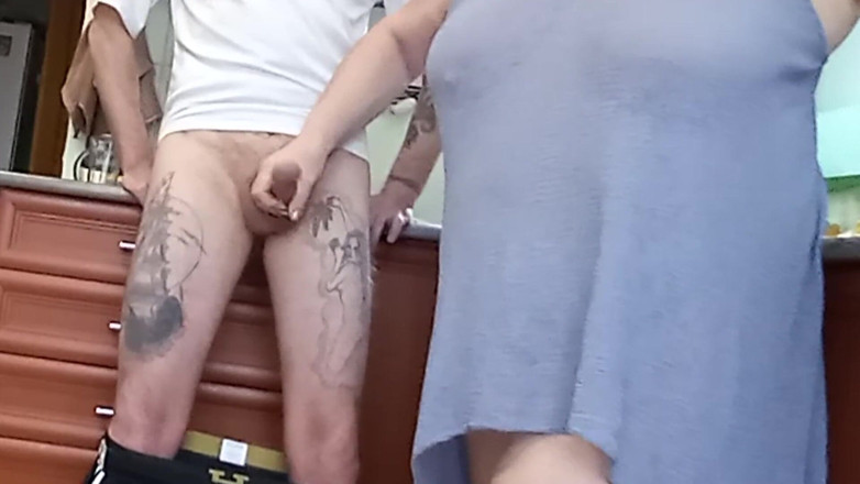 Zona901: I love when a bitch jerks off my dick