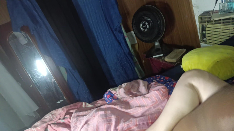 Cuckold Couple Swing: Yaramaz eş, sevgilisinin büyük penisiyle içeriye boşalıyor, cuckold filmleri