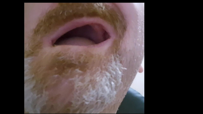 ChubbyDaddyBearLuka: Bezzubý medvěd nás pustí do svých úst – Ústní fetiš