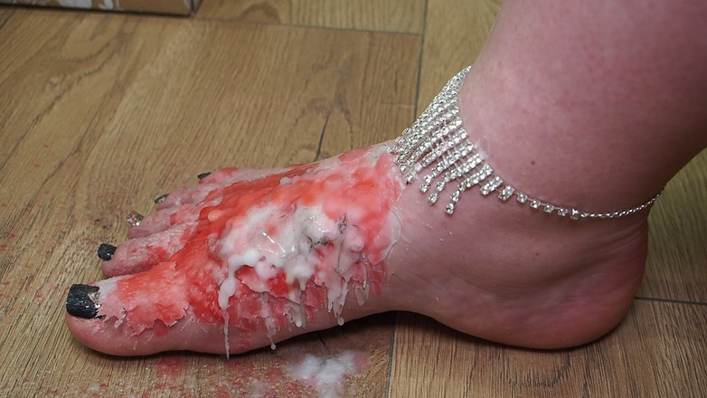 Anastasia Gree: मूक जादू: पैर से मोम हटाना