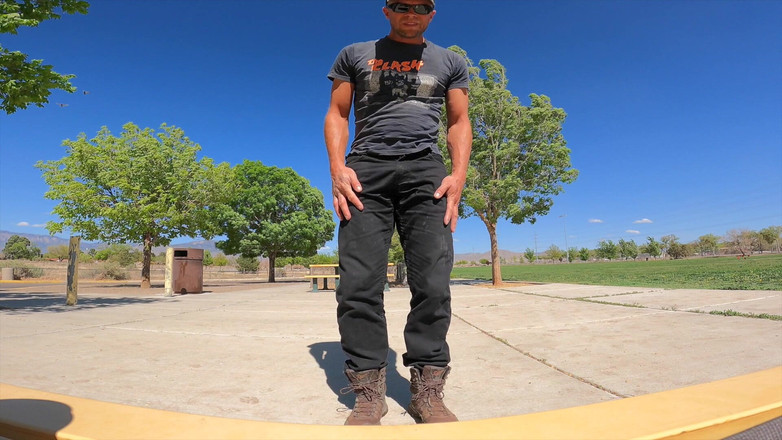 Lapetus: 펑크 옷은 다시 공공 장소에서 흠뻑 젖어