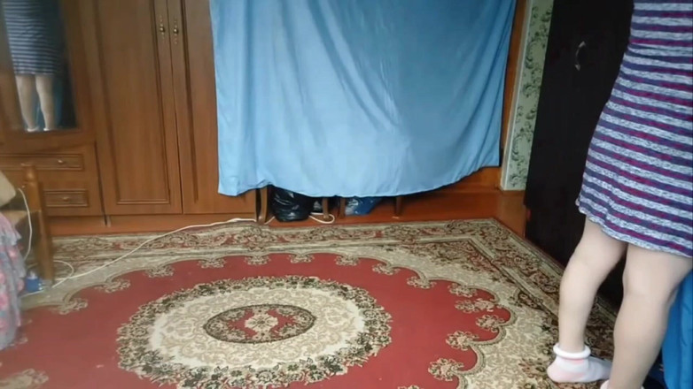 Kitty_Cross: Shemale manis bergambar dengan lembut dalam cahaya lilit lembut