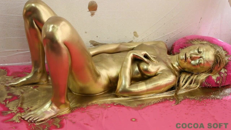 Cocoa Soft: Experimenta Sybian en pintura de oro