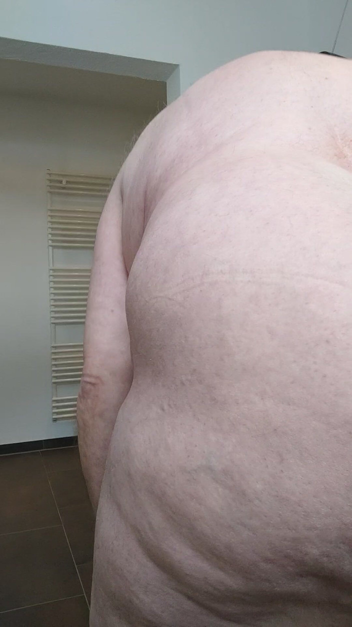 Karlchengeil: Tôi xấu 1