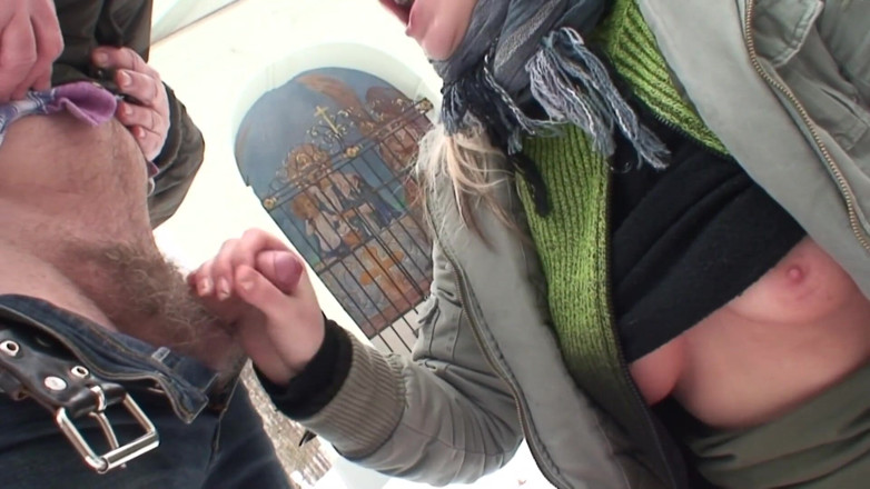 Emma Gold: Sexy blonde fucks outside in the snow