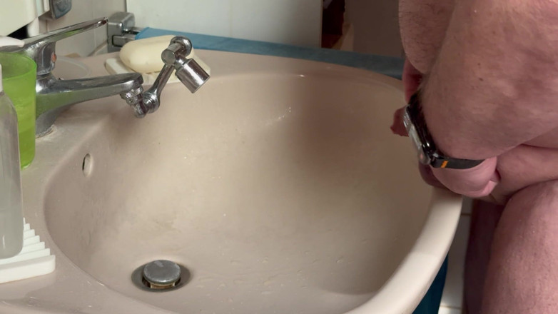 Maximark1000: I Had to Pee Again