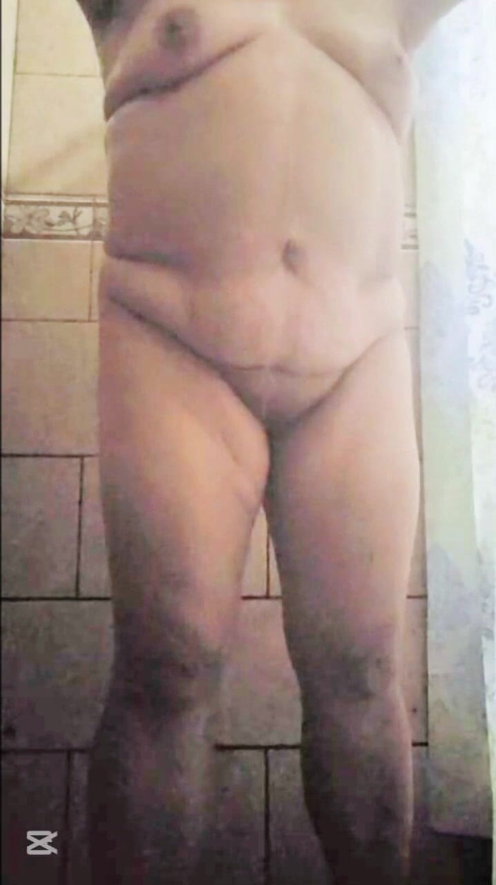 Milfta boohot: Foamy Shower of a Mature Veteran