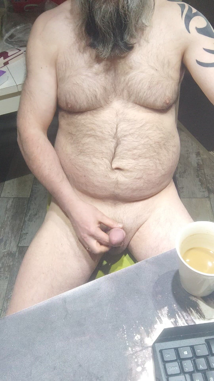 Wanker: 喝晨间咖啡并撸我的鸡巴