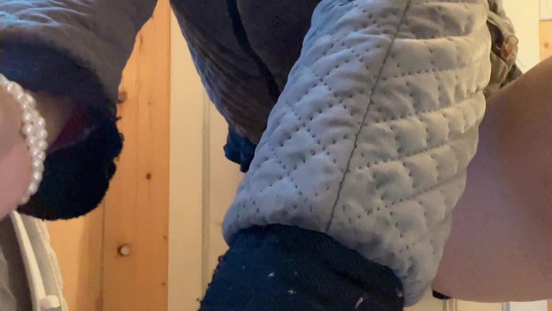 sweethanajapanese: Mijando pequena buceta peluda no moring