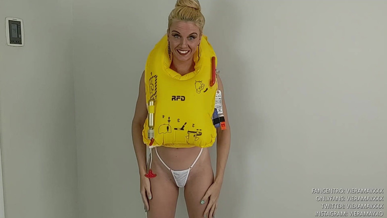 VieraMayXXX: Opblazen nood reddingsvest- bikini