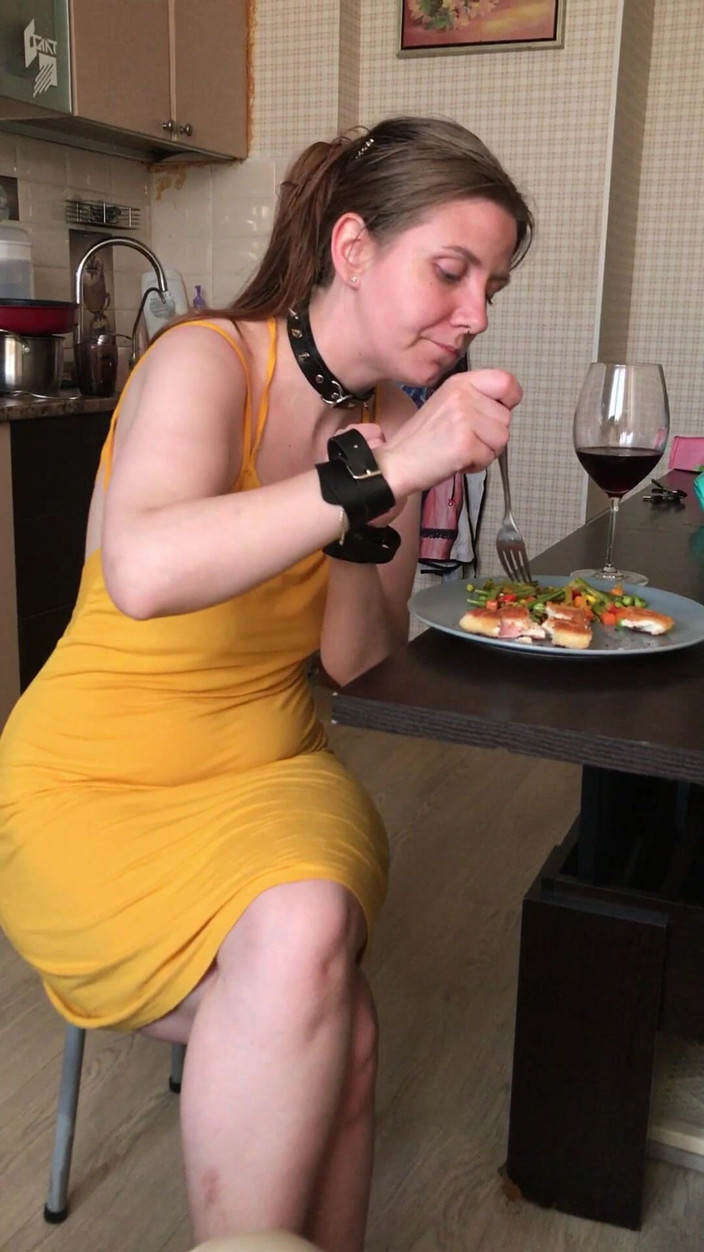 Lovessie: Sado-maso în bucătărie mare