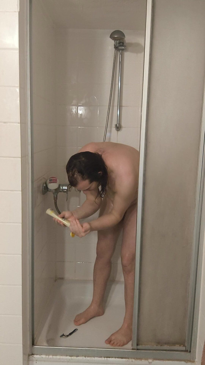 JanineLang: Doccia, rasatura, secca e prendi ormoni