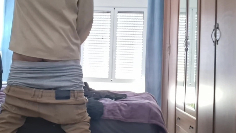 Robyn 3Some: 彼女の継父が飲み込みたがってた