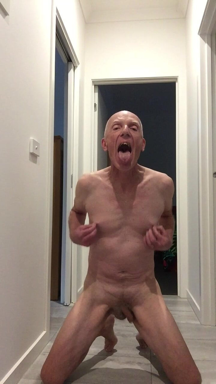 bisexualdaddy: एंजी बहिन रंडी