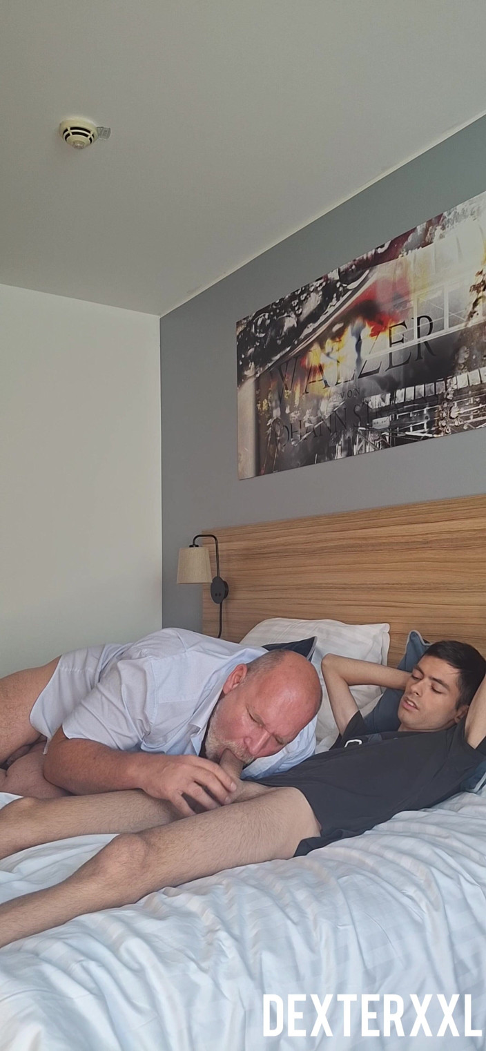 Dexterxxlfun: Sexy Skinny Guy Rafael Fucking My Big Fat Ass Gay...