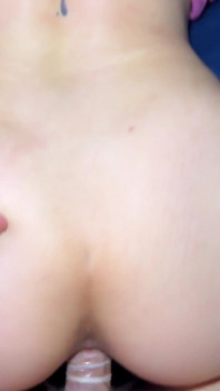 Point De Vue: Ma Demi-sœur Est Venue Nous Rendre Visite, a Sucé Une Bite, Remplacé Par La Chatte