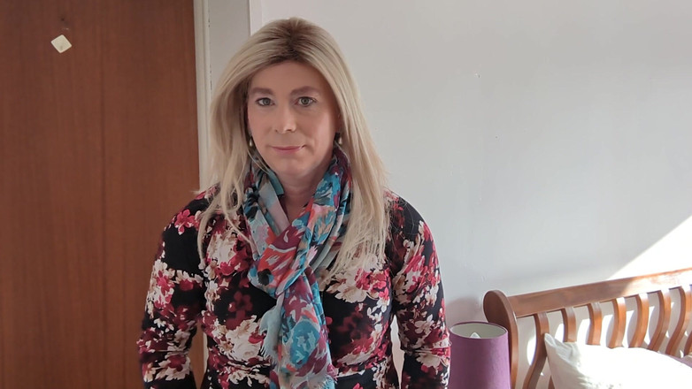 NikkiGee: でもプラグ、セクシーランジェリー、人前プレイ、そして大きくて硬い、絶頂 - 私と一緒にストロークして絶頂!