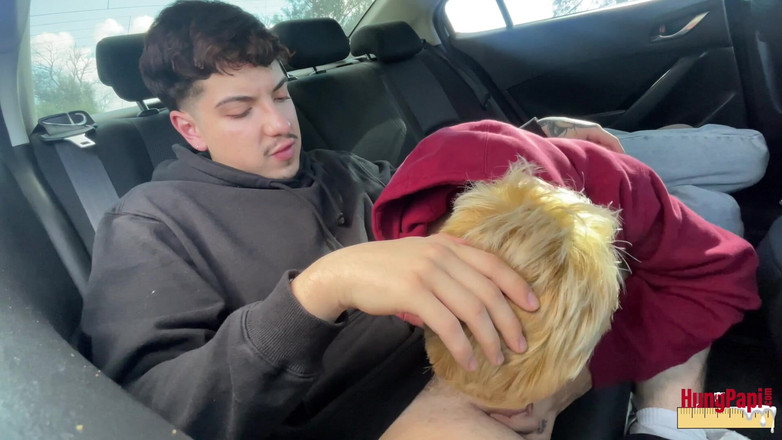 Hung Papi: チョロは大きなノーカット肉アクションを吸った