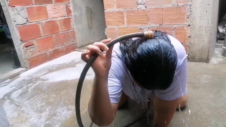 Adribella69: Я наймаю цю дівчину, і я здивований, що вона має чудову дупу