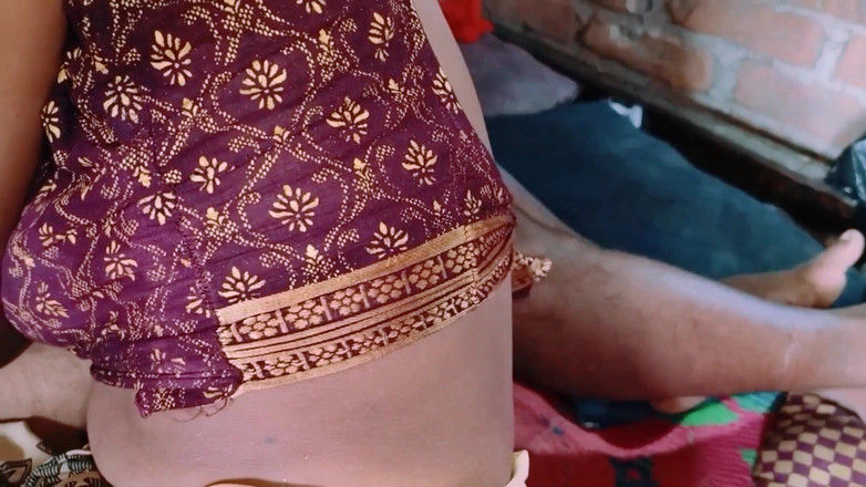 Sumang studio: Ibu rumah tangga desa india