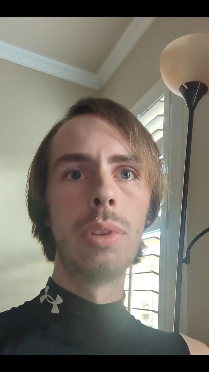 ElementX1018: Kamu nggak punya kostum?