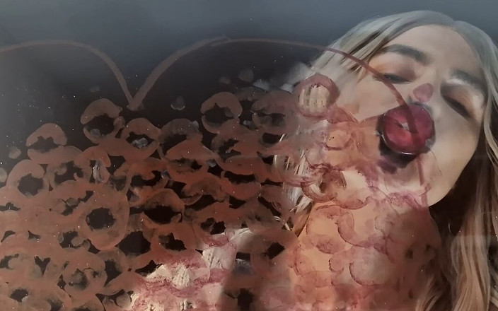 Faith Eros: Narodila jsi se, aby tě políbila nevlastní máma - Hfo