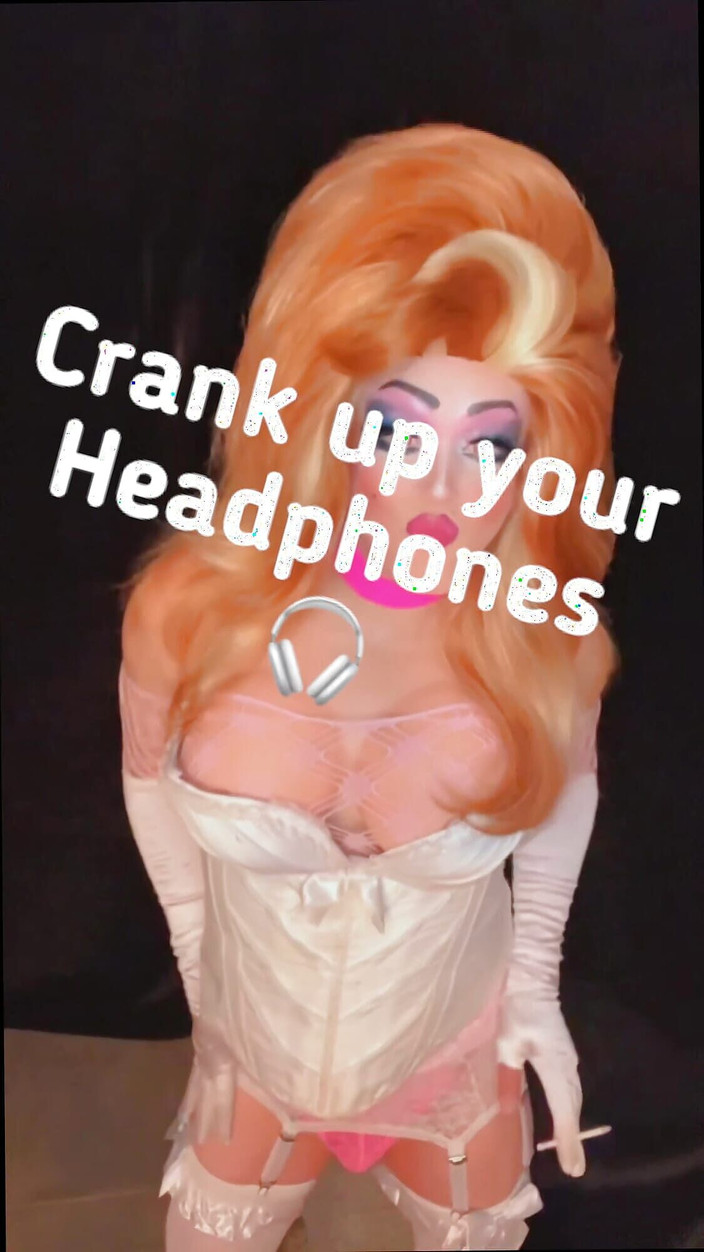 Shelly Robertss: Shelly &amp;ingefära sexspel musikvideo rökning vaping anal spela