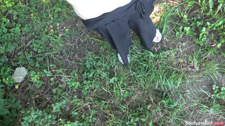 Bootyass Girl: Very sexy chubby blonde fucking in the woods
