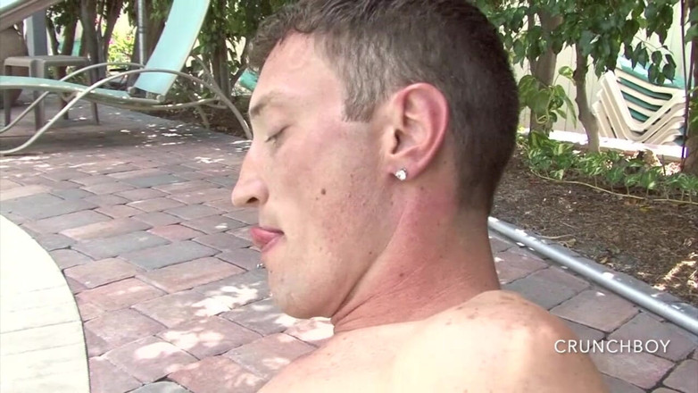 Gaybareback: Sexy young friends sucking in the swimming pool