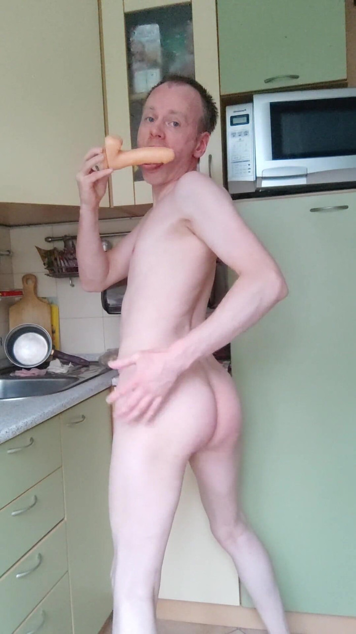 Lana Tuls Production: Lanatuls - anal sürtük ve fahişe - mutfakta dildoyla mancunt göt sikişi