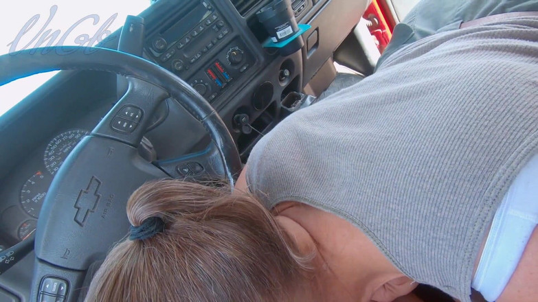 Victor N Ginger B: 자지를 빨고 따먹히는 거유 밀프