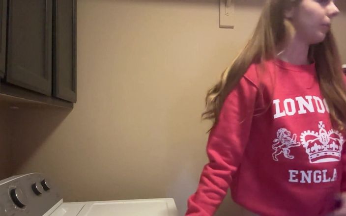 Nadia Foxx: Humping the Fuck Out of My Air Bnbs Dryer Until...