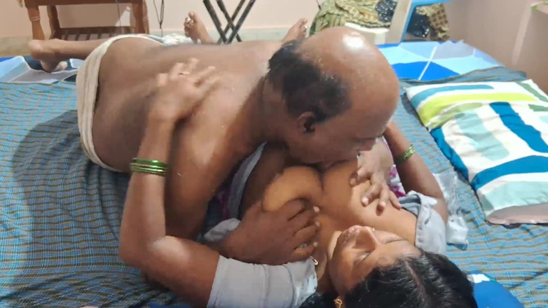 Desi palace: Indian Beautiful Wife Amazing XXX Hot Sex with Husband