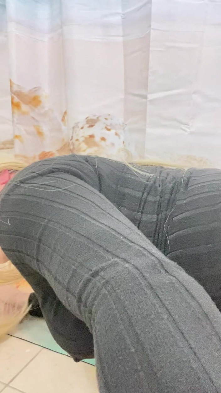 MadisonCD2025: Crossdressing Sissy slampa tar kuk och lägger sedan tillbaka och...