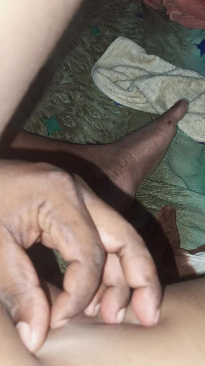Auntixxx69: Click to Watch Aunty's Full Sex Video