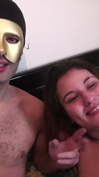Cuplul arab realizează primul lor videoclip