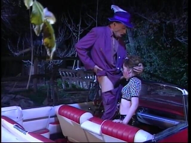 Old Good Porn: ghutnon par kaamuk kaale baal vaali bare gore land ko...