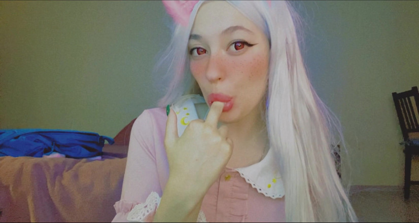 Bambietta Valentain: Hot anime girl sucking her beautiful fingers